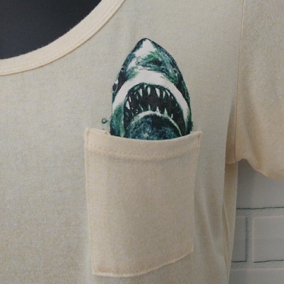 Sugar High Shark Pocket Short Sleeve Tee - Size L - Picture 3 of 8